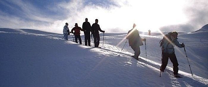 Schneeschuhwandern mit Panorama auf die Blüemlisalp - Kiental 