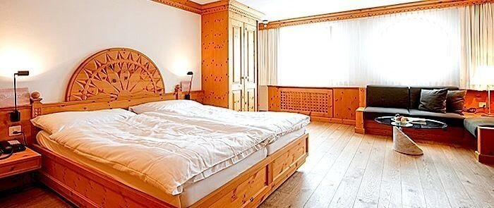 Deluxe Room - Balkon, Sitzecke, Südlage mit Panorama auf See und Berge