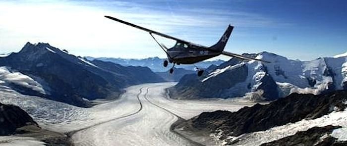 Flugzeug fliegen - Tessin, Wallis, St. Moritz
