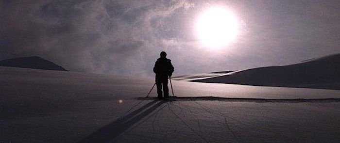 Berggasthaus mit Mondschein Schneeschuhwandern