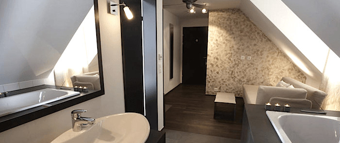 Suite mit Whirlwanne und Cheminée